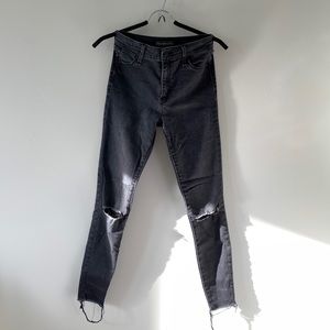 Abercrombie Signature Collection Ripped Knee Skinny Jeans (Short)